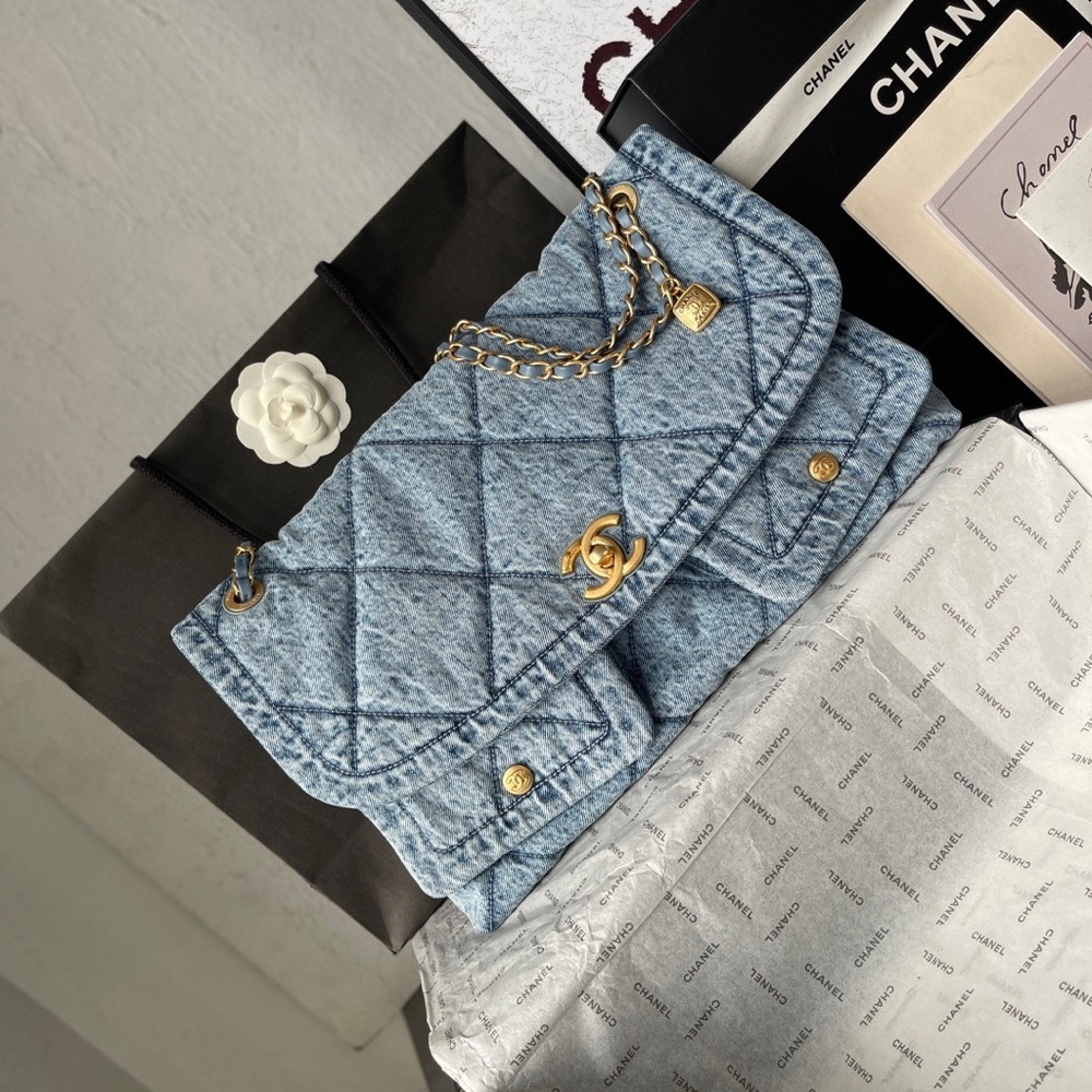 CHANEL Bags - Picture 2 of 8